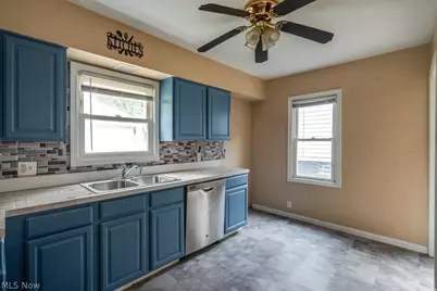 832 Caddo Avenue, Akron, OH 44305 - Photo 8