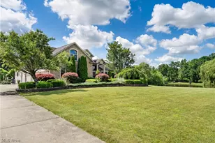 11535 Sunny Lake Dr, New Middletown, OH 44442 - Photo 2