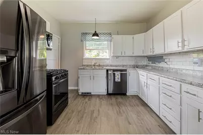 974 Chestnut Street, Grafton, OH 44044 - Photo 2