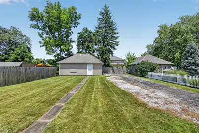 1124 W 6th Street, Lorain, OH 44052 - Photo 16