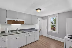 1124 W 6th St, Lorain, OH 44052 - Photo 24