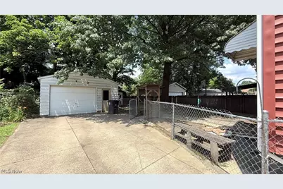 592 Lindell Street, Akron, OH 44305 - Photo 8