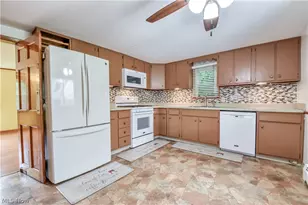 339 E Sprague Rd, Green Hills, OH 44131 - Photo 20