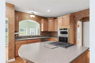 3193 Bickleigh Circle, Akron, OH 44312 - Photo 6