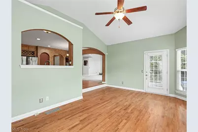 3193 Bickleigh Circle, Akron, OH 44312 - Photo 10