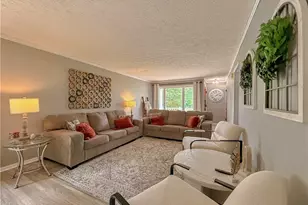 783 E Cassell Ave, Barberton, OH 44203 - Photo 2