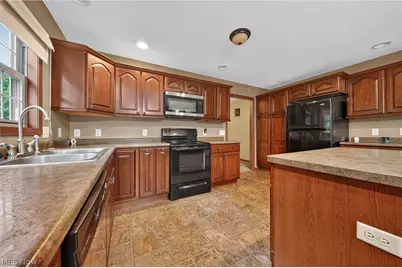 412 Brittany Lane, Jefferson, OH 44047 - Photo 6