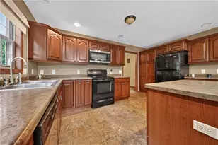 412 Brittany Ln, Jefferson, OH 44047 - Photo 6