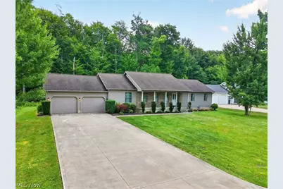 412 Brittany Lane, Jefferson, OH 44047 - Photo 2