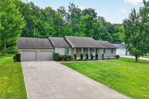 412 Brittany Ln, Jefferson, OH 44047 - Photo 2