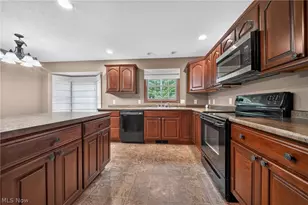 412 Brittany Ln, Jefferson, OH 44047 - Photo 8