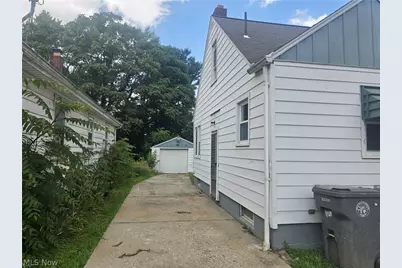 568 E Lucius Avenue, Youngstown, OH 44502 - Photo 2