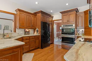 8574 Ashmede Ct Cir NW, Massillon, OH 44646 - Photo 10