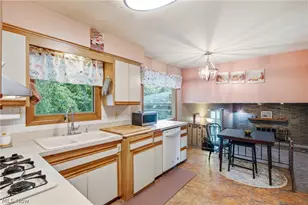 1351 N Circle View Dr, Green Hills, OH 44131 - Photo 6