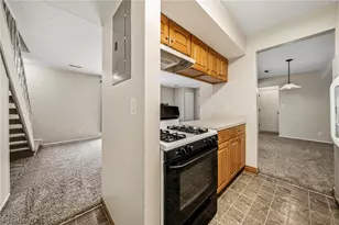 8126 Independence Dr, Mentor, OH 44060 - Photo 10
