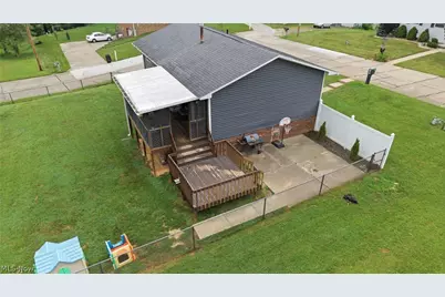 14 Maple Drive, Williamstown, WV 26187 - Photo 6