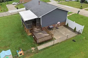 14 Maple Dr, Williamstown, WV 26187 - Photo 6
