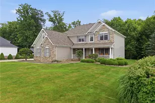 10806 Ellison Creek Dr, Concord Twp, OH 44077 - Photo 2
