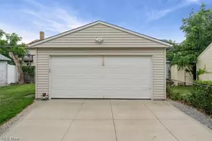 2067 Wascana Ave, Oakwood, OH 44107 - Photo 2