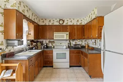 8295 Mentorwood Drive, Mentor, OH 44060 - Photo 6