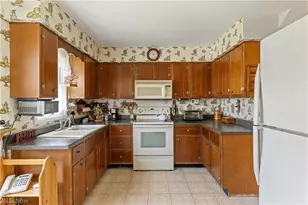 8295 Mentorwood Dr, Mentor, OH 44060 - Photo 6