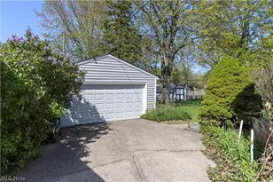 8295 Mentorwood Dr, Mentor, OH 44060 - Photo 28