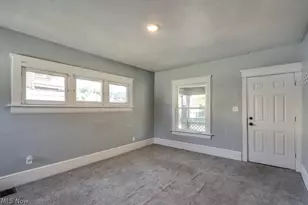 2216 10th St SW, Akron, OH 44314 - Photo 8
