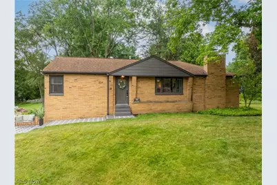 804 Overridge Avenue SE, North Canton, OH 44720 - Photo 1