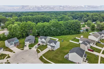 704 Maple Hollow Court, Elyria, OH 44035 - Photo 4
