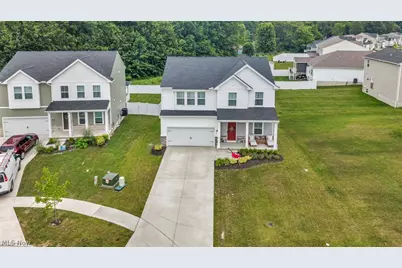 704 Maple Hollow Court, Elyria, OH 44035 - Photo 2