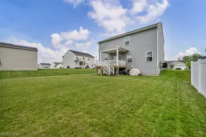 704 Maple Hollow Court, Elyria, OH 44035 - Photo 6