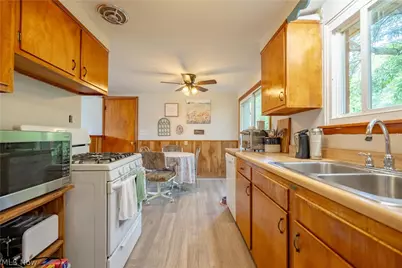 121 Florence Avenue, Alliance, OH 44601 - Photo 8