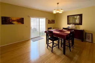 8426 Chester Pkwy, Loveland, OH 44106 - Photo 4