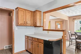 488 Massillon Rd, Akron, OH 44306 - Photo 8
