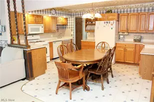 5109 Birchcrest Ave, Youngstown, OH 44515 - Photo 8