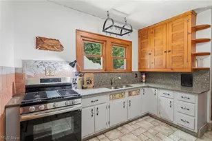 1506 Parkgate Ave, Akron, OH 44313 - Photo 2