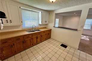 6136 Lake Rd W, Ashtabula, OH 44004 - Photo 8