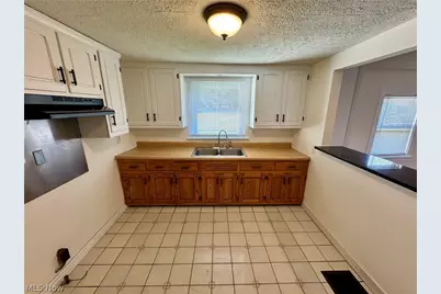 6136 Lake Road W, Ashtabula, OH 44004 - Photo 6