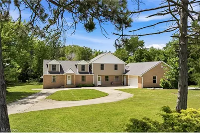 9990 Broadview Road, Grandview Heights, OH 44147 - Photo 2
