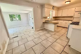 6230 Foxridge Dr, Boardman, OH 44512 - Photo 2