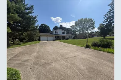 3066 Lake Center Street NW, Uniontown, OH 44685 - Photo 2