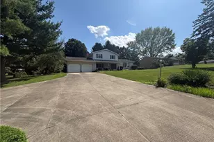 3066 Lake Center St NW, Uniontown, OH 44685 - Photo 2