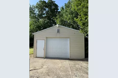 1091 Stanwood Avenue, Akron, OH 44314 - Photo 16