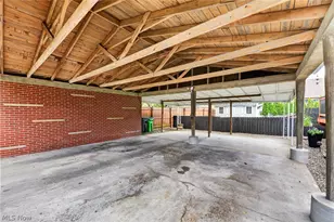 132 28th St NW, Barberton, OH 44203 - Photo 36