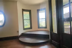 204 Broadway Ave, Youngstown, OH 44504 - Photo 12