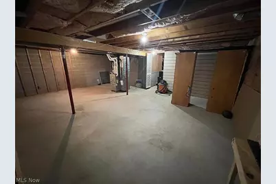 1077 Sutherland Avenue, Akron, OH 44314 - Photo 24