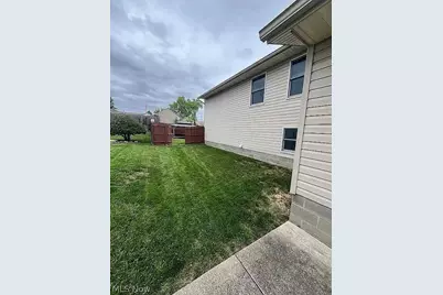 1077 Sutherland Avenue, Akron, OH 44314 - Photo 30