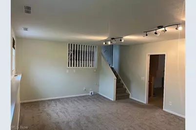 1077 Sutherland Avenue, Akron, OH 44314 - Photo 8