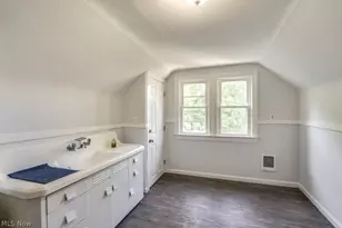 15711 Grovewood Ave, Loveland, OH 44110 - Photo 18