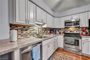 15555 Hilliard Rd, Oakwood, OH 44107 - Photo 22